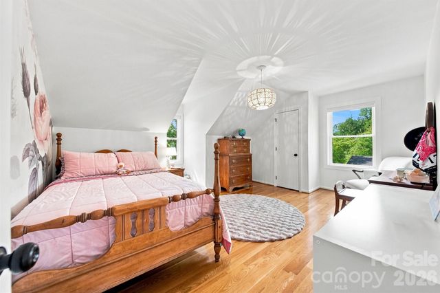 703 Wilmore Street NE, Lenoir, NC 28645