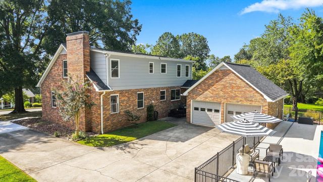703 Wilmore Street NE, Lenoir, NC 28645