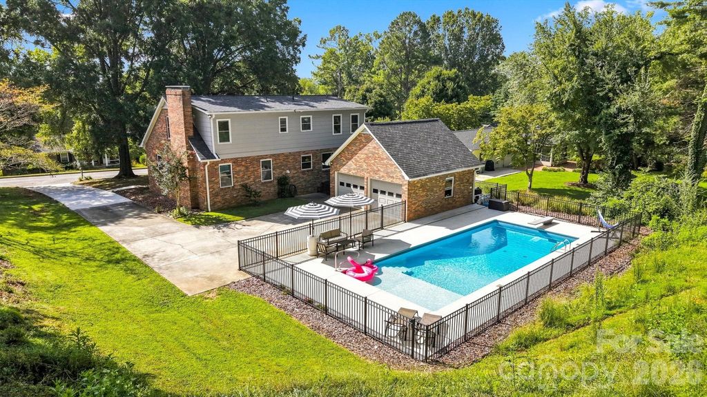 703 Wilmore Street NE, Lenoir, NC 28645