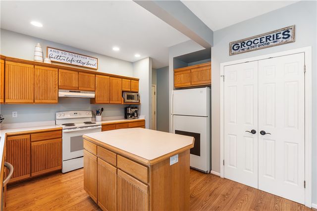 6 Valley View Circle, Victor, NY 14564