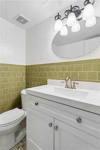 224 Dublin CT, Newport News, VA 23601