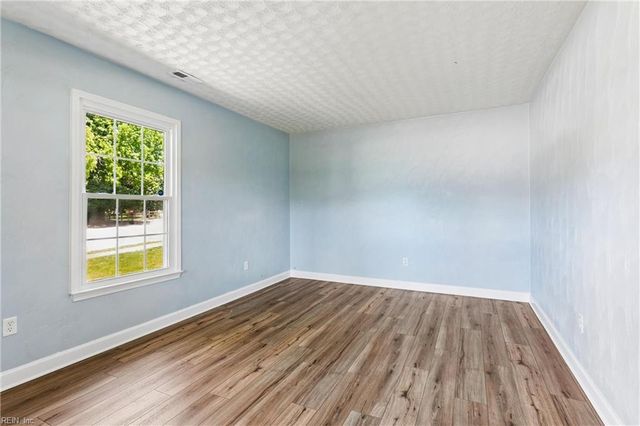 224 Dublin CT, Newport News, VA 23601