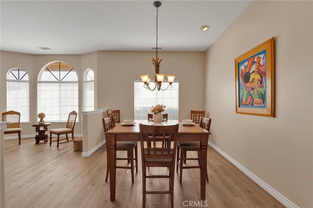 Image 13 of property listing at 16249 Crown Valley Drive, Apple Valley, CA 92307