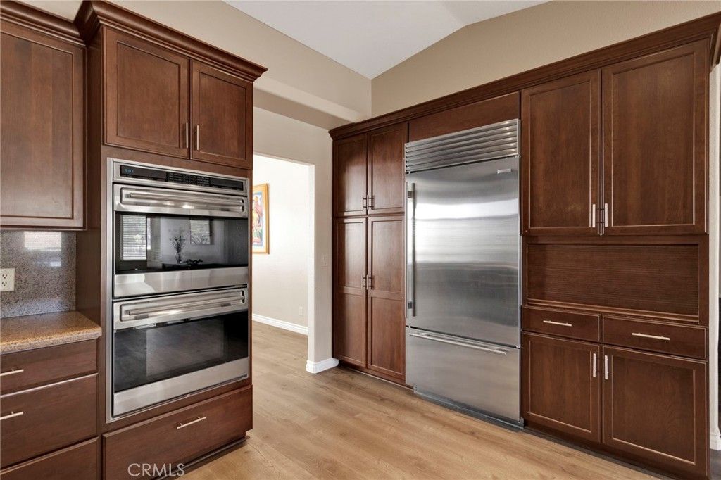 Image 16 of property listing at 16249 Crown Valley Drive, Apple Valley, CA 92307