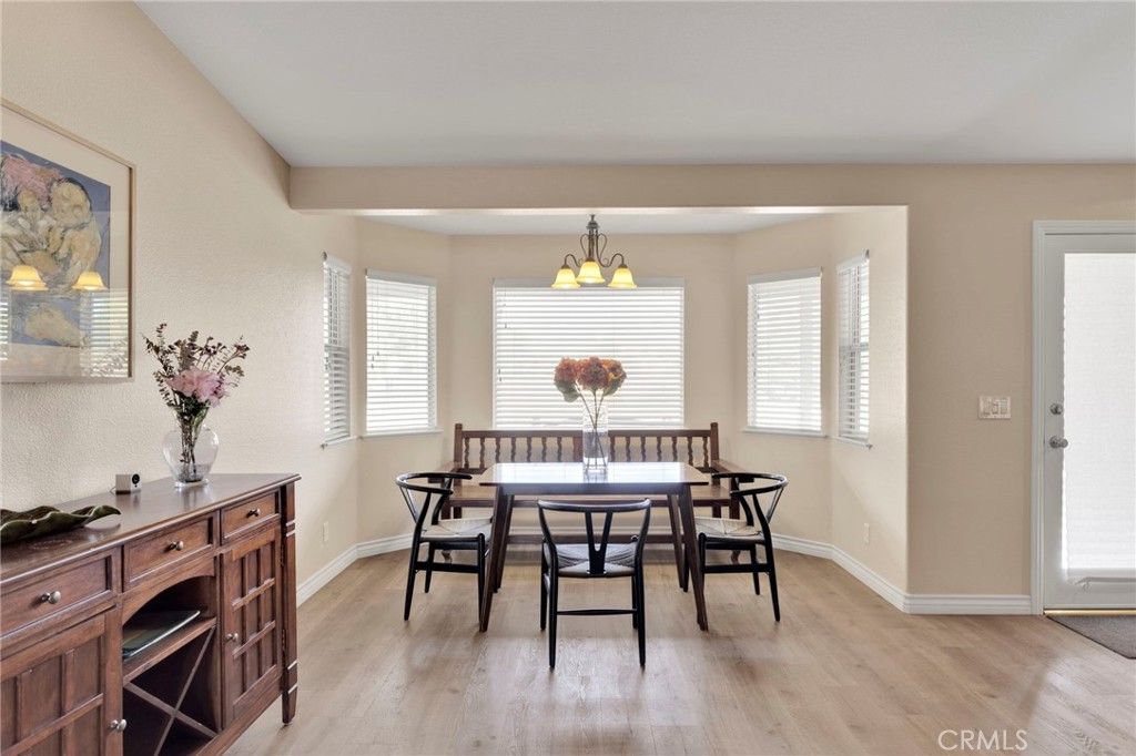 Image 17 of property listing at 16249 Crown Valley Drive, Apple Valley, CA 92307