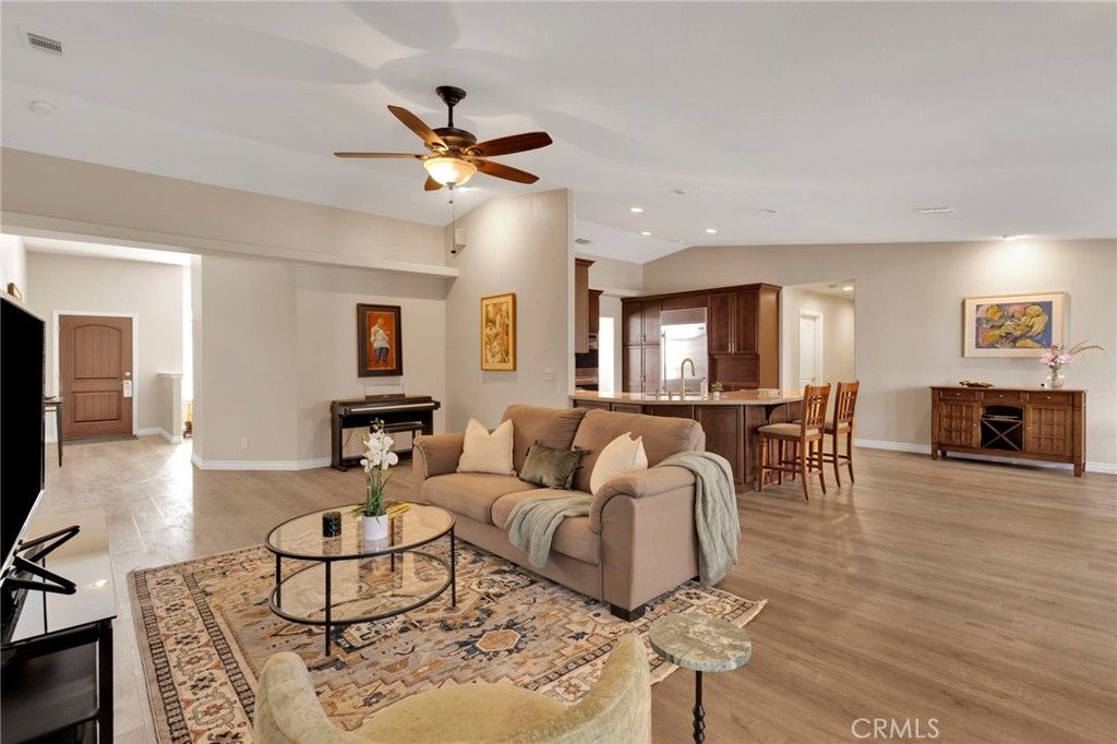Image 23 of property listing at 16249 Crown Valley Drive, Apple Valley, CA 92307