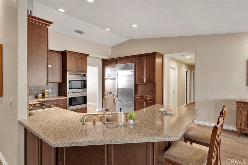 Image 24 of property listing at 16249 Crown Valley Drive, Apple Valley, CA 92307