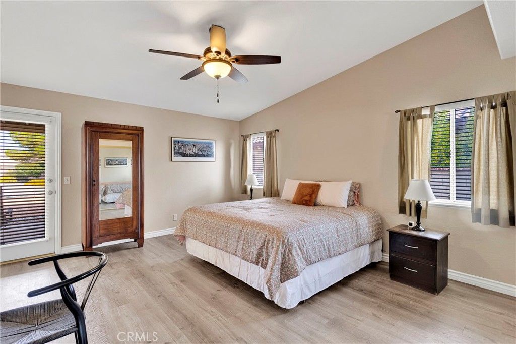 Image 27 of property listing at 16249 Crown Valley Drive, Apple Valley, CA 92307