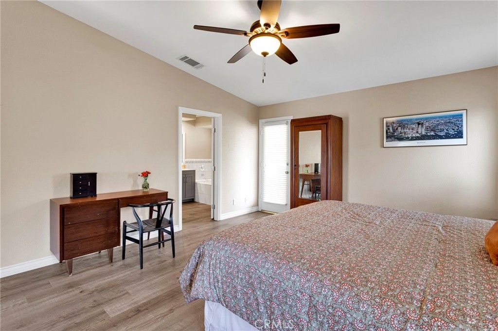 Image 28 of property listing at 16249 Crown Valley Drive, Apple Valley, CA 92307