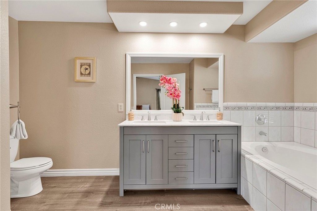 Image 31 of property listing at 16249 Crown Valley Drive, Apple Valley, CA 92307