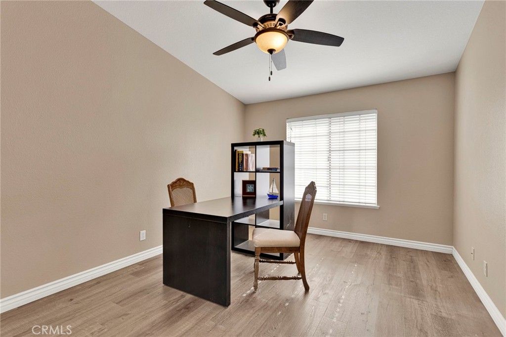 Image 33 of property listing at 16249 Crown Valley Drive, Apple Valley, CA 92307