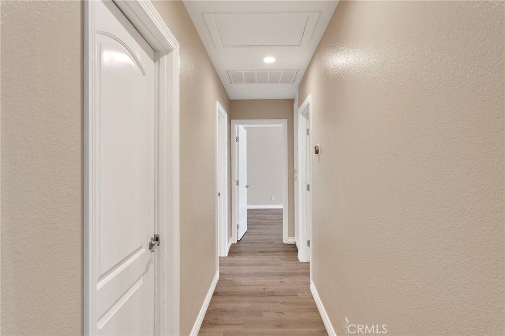 Image 37 of property listing at 16249 Crown Valley Drive, Apple Valley, CA 92307