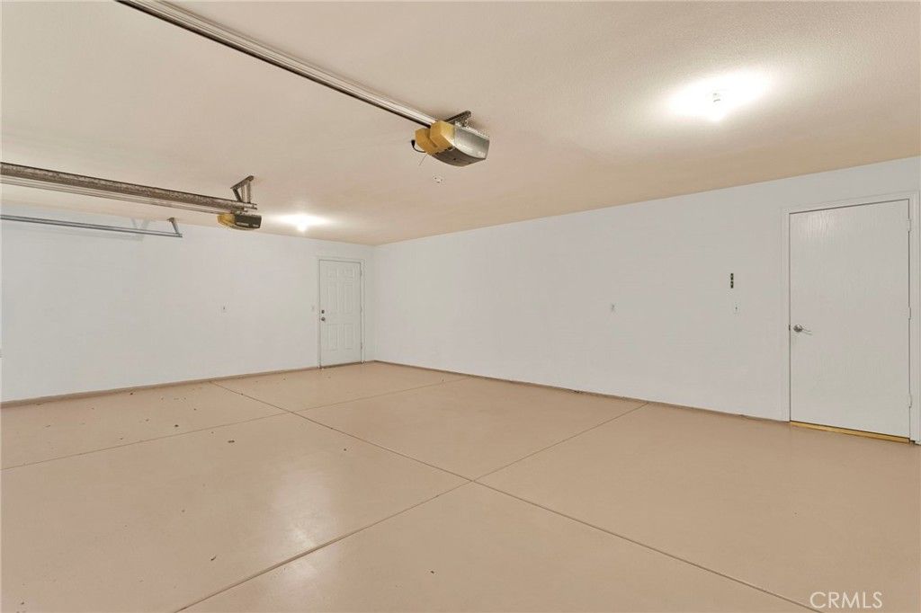 Image 44 of property listing at 16249 Crown Valley Drive, Apple Valley, CA 92307