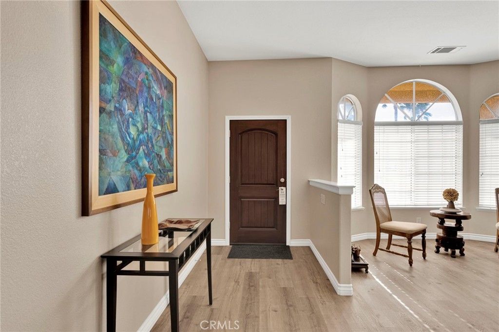 Image 5 of property listing at 16249 Crown Valley Drive, Apple Valley, CA 92307