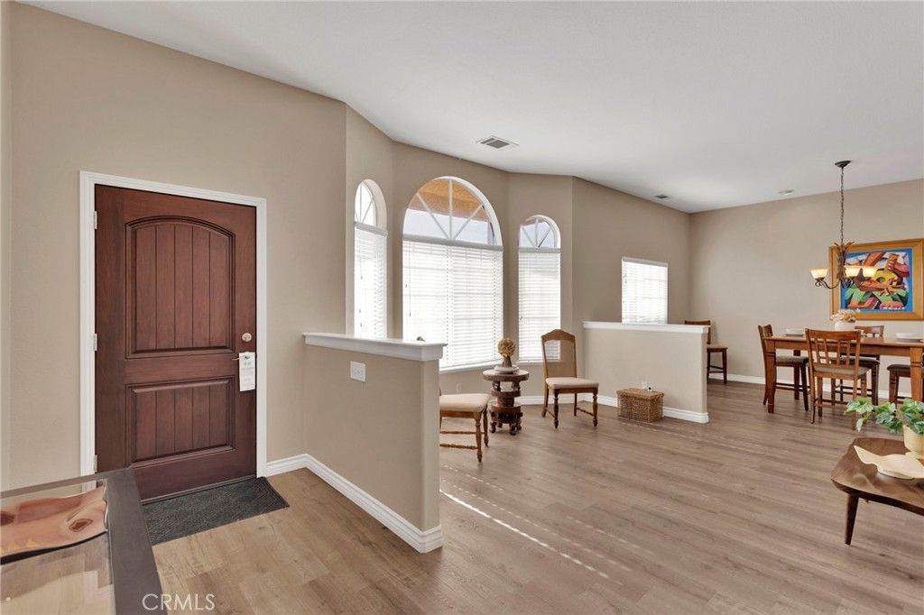 Image 6 of property listing at 16249 Crown Valley Drive, Apple Valley, CA 92307