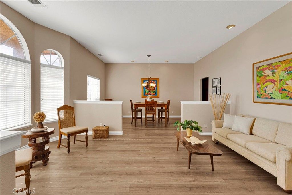 Image 8 of property listing at 16249 Crown Valley Drive, Apple Valley, CA 92307