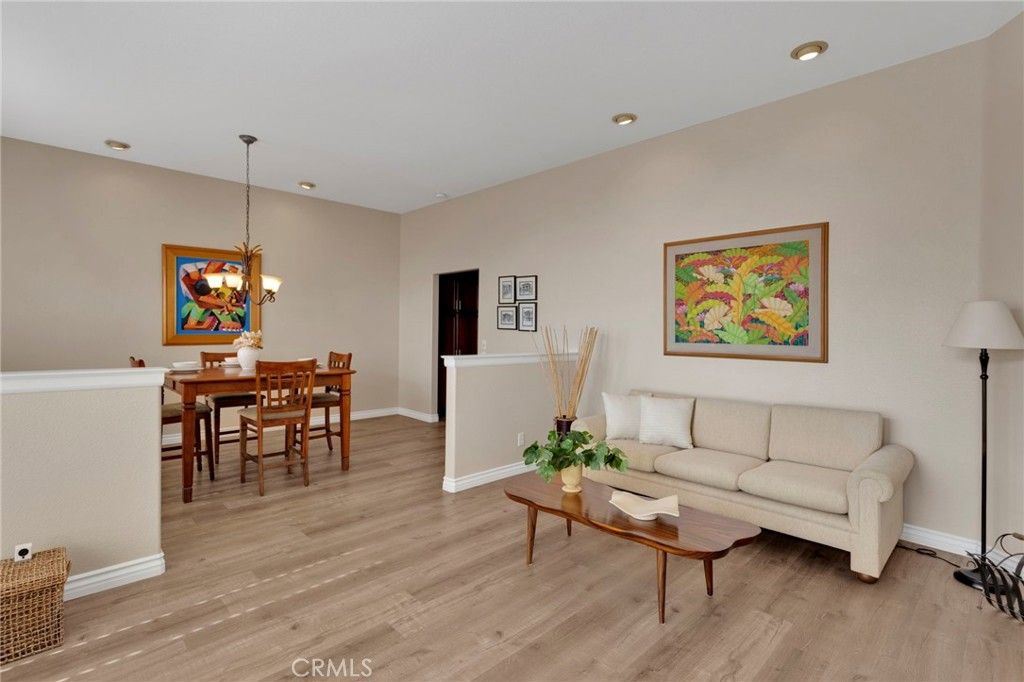 Image 9 of property listing at 16249 Crown Valley Drive, Apple Valley, CA 92307