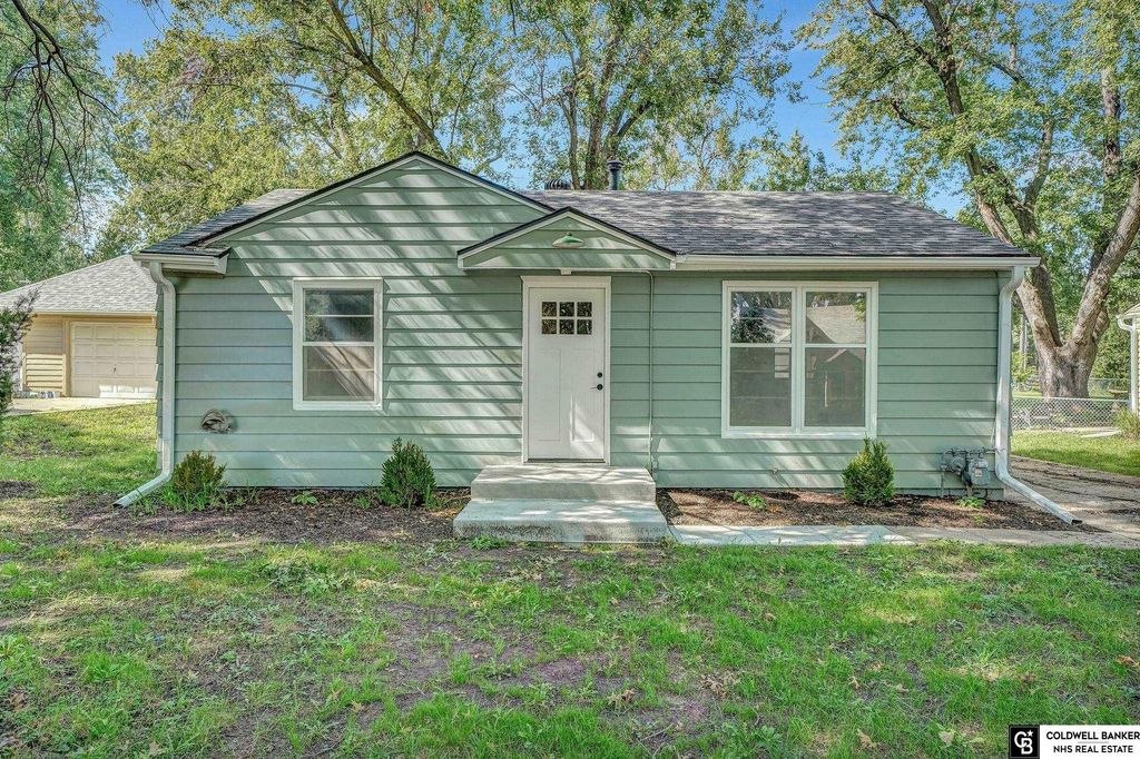 2127 S 37th Street, Lincoln, NE 68506