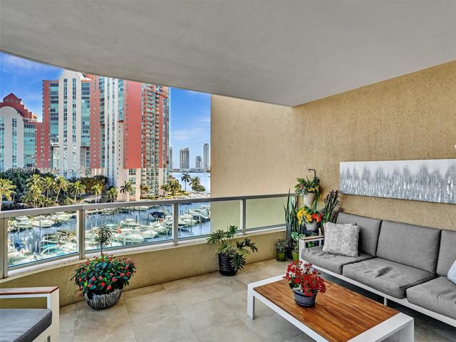 3340 NE 190th St 704, Aventura, FL 33180