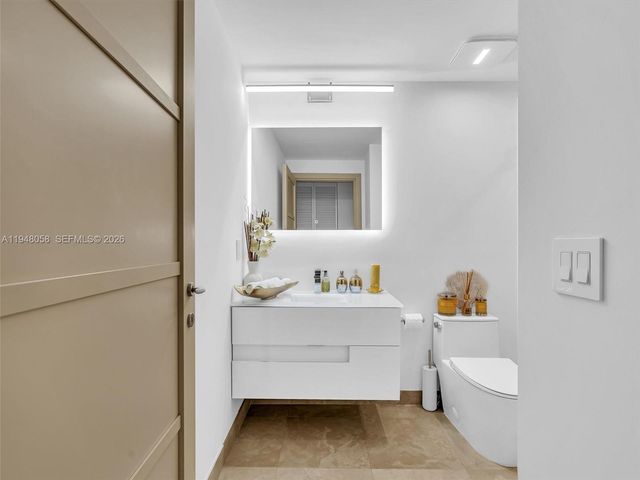 3340 NE 190th St 704, Aventura, FL 33180