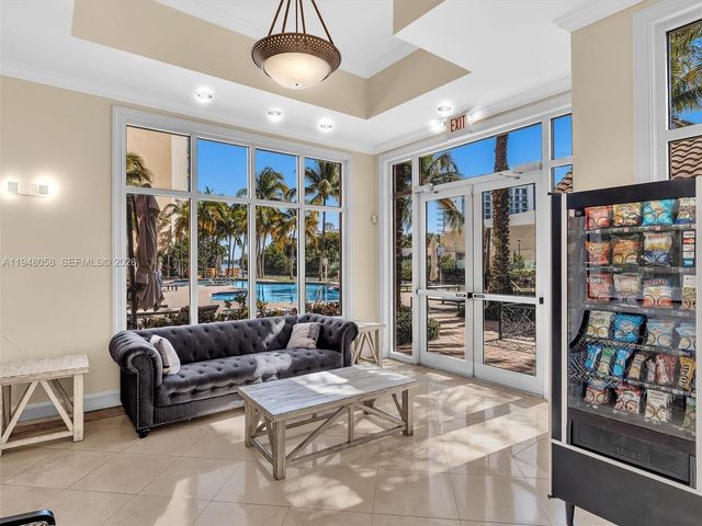 3340 NE 190th St 704, Aventura, FL 33180