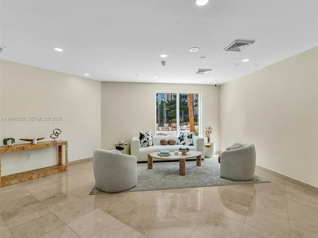 3340 NE 190th St 704, Aventura, FL 33180