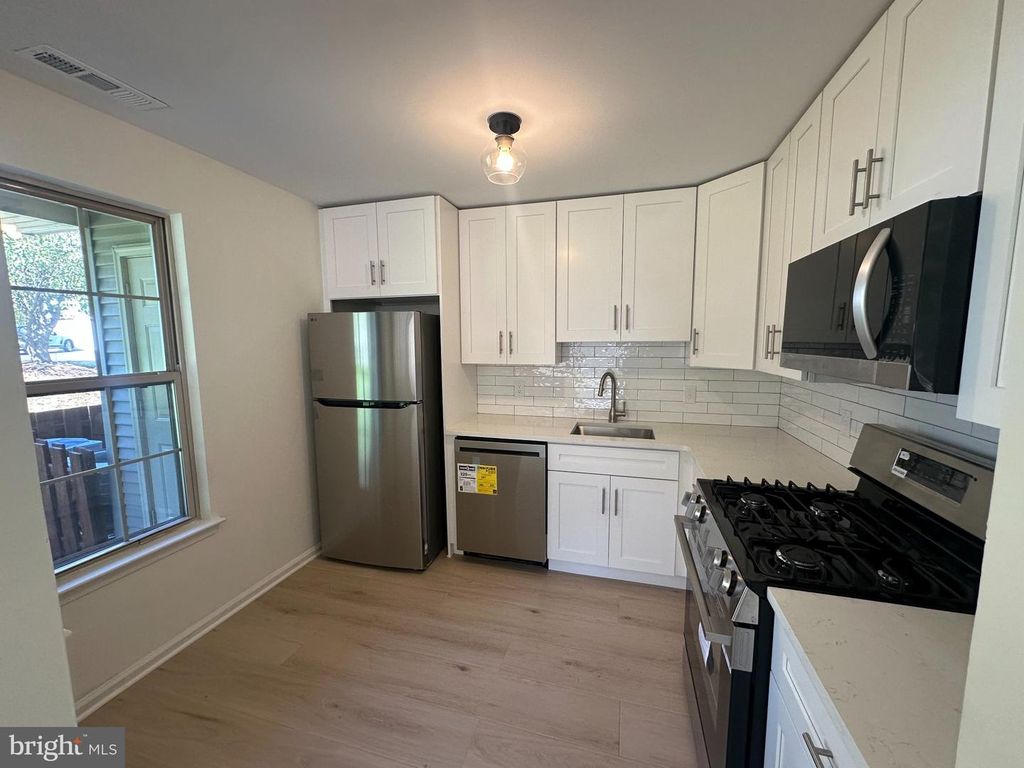 2105 BROOKHAVEN DR, YARDLEY, PA 19067 — photo 2