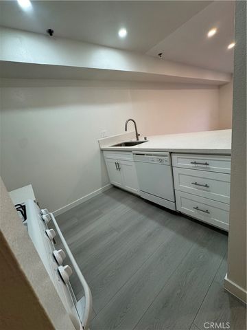 2616 Canada Boulevard 108, Glendale, CA 91208