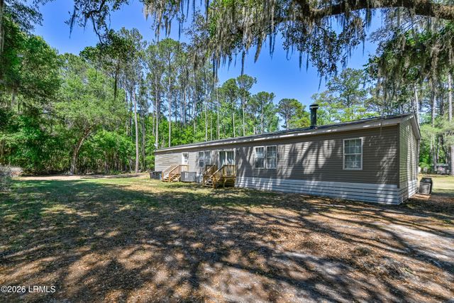 152 Dr Martin Luther King Drive, St. Helena Island, SC 29920