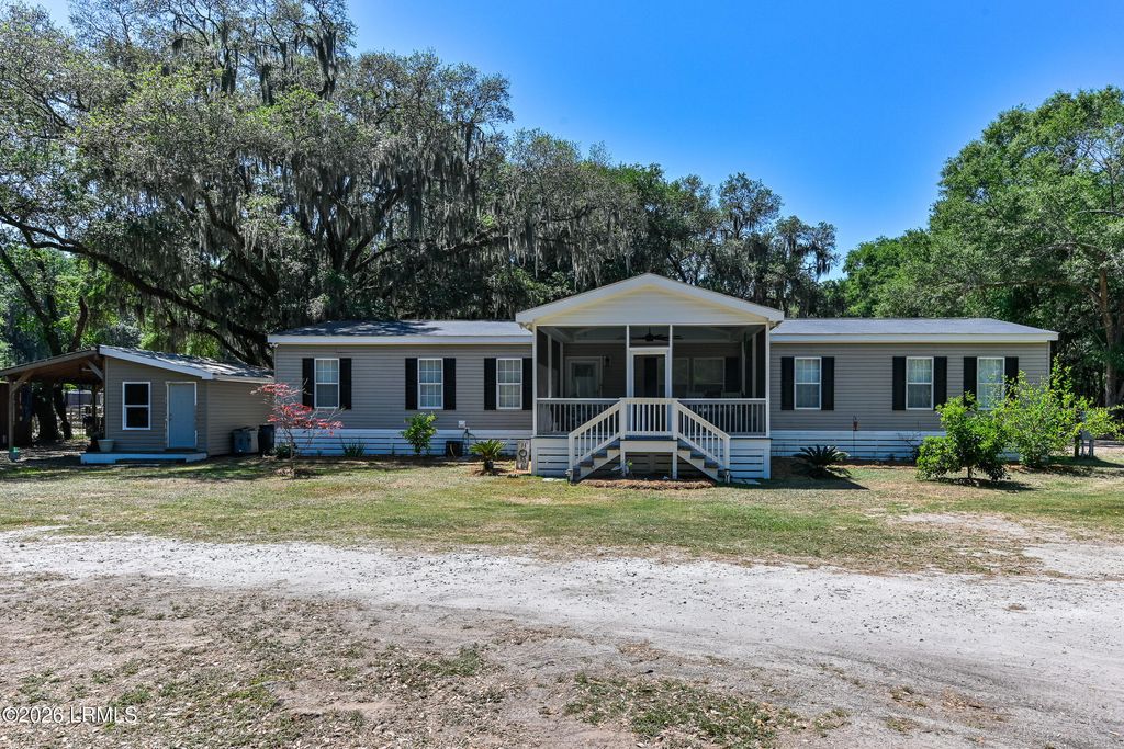152 Dr Martin Luther King Drive, St. Helena Island, SC 29920