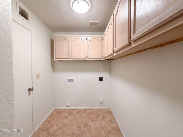 10701 W CAMPBELL Avenue, Phoenix, AZ 85037