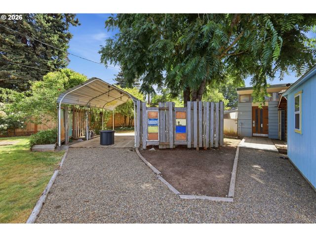 637 TINAMOU Ln, Springfield, OR 97477
