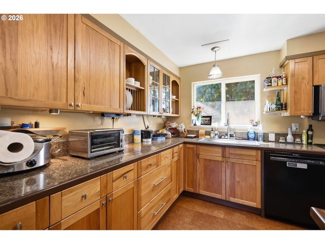 637 TINAMOU Ln, Springfield, OR 97477