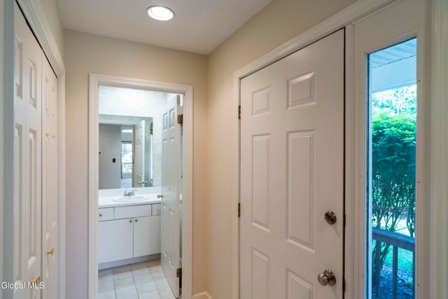 83 Pepper Lane, Saratoga Springs, NY 12866