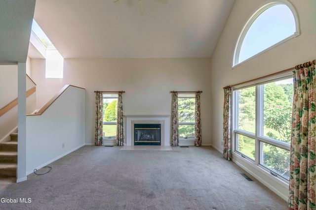 83 Pepper Lane, Saratoga Springs, NY 12866