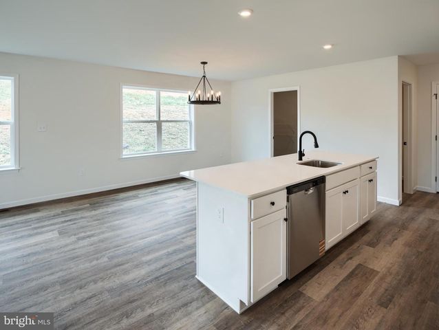 307 BOXWOOD DR, Windsor, PA 17366