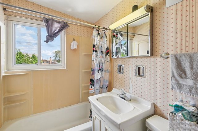 1127 Herbert Avenue, Berkeley, IL 60163