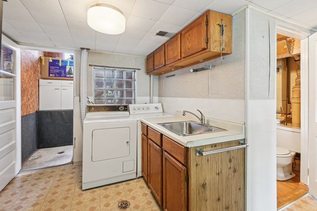 1127 Herbert Avenue, Berkeley, IL 60163