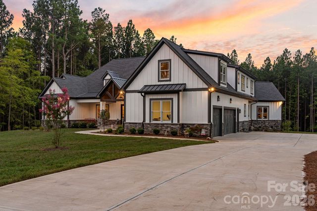 154 Emerald Creek Drive, Troutman, NC 28166
