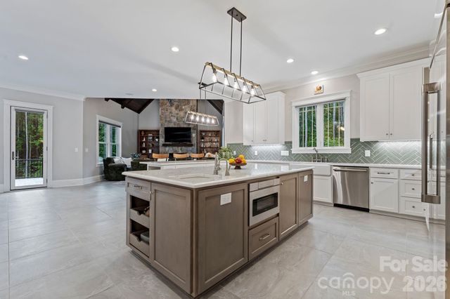 154 Emerald Creek Drive, Troutman, NC 28166