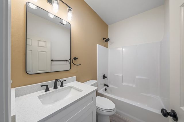 712 Gilmer St, Kerrville, TX 78028