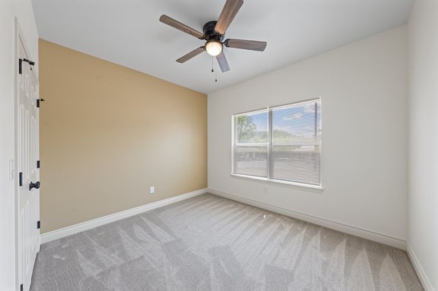 712 Gilmer St, Kerrville, TX 78028