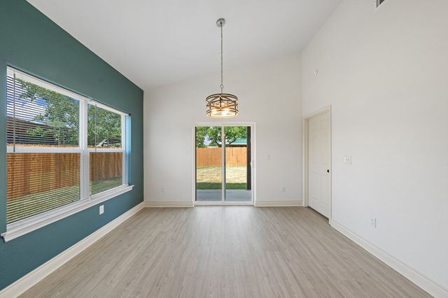 712 Gilmer St, Kerrville, TX 78028