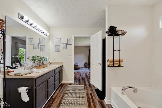 7643 Pipestone Drive, Indianapolis, IN 46217