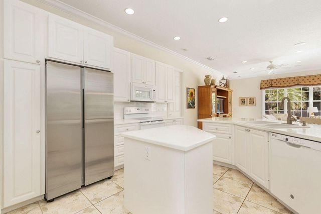 1910 Breakers Pointe Way, West Palm Beach, FL 33411