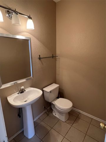 902 Brose Drive, Lewisville, TX 75067