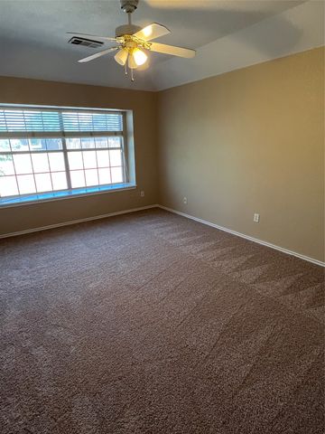 902 Brose Drive, Lewisville, TX 75067