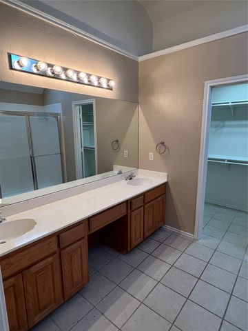 902 Brose Drive, Lewisville, TX 75067