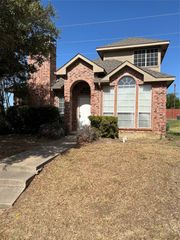 902 Brose Drive, Lewisville, TX 75067