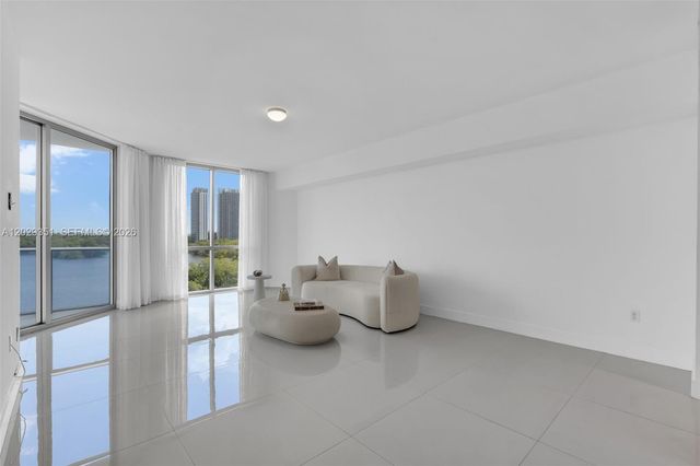17111 Biscayne Boulevard 506, North Miami Beach, FL 33160